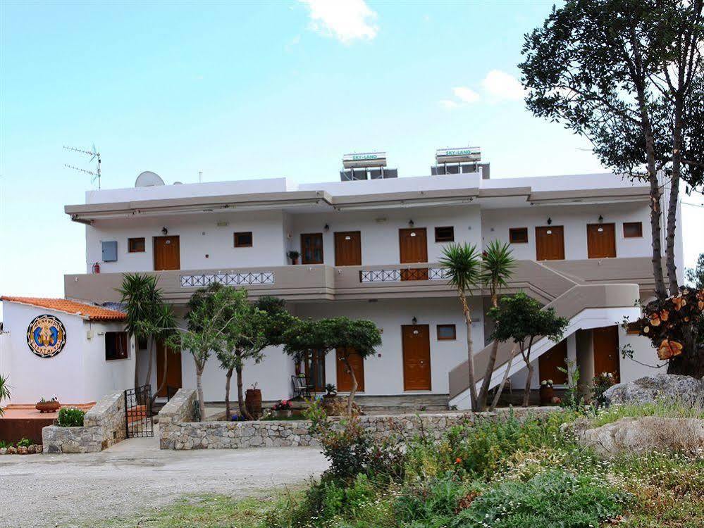 Idomeneas Apartments & Studios Soúja Eksteriør bilde
